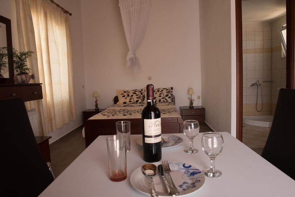 Bodikos Villas & Apartments Pitsidia Buitenkant foto