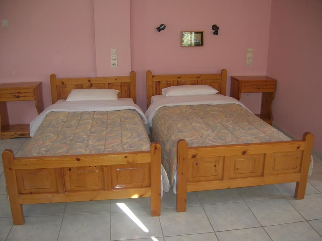 Bodikos Villas & Apartments Pitsidia Buitenkant foto