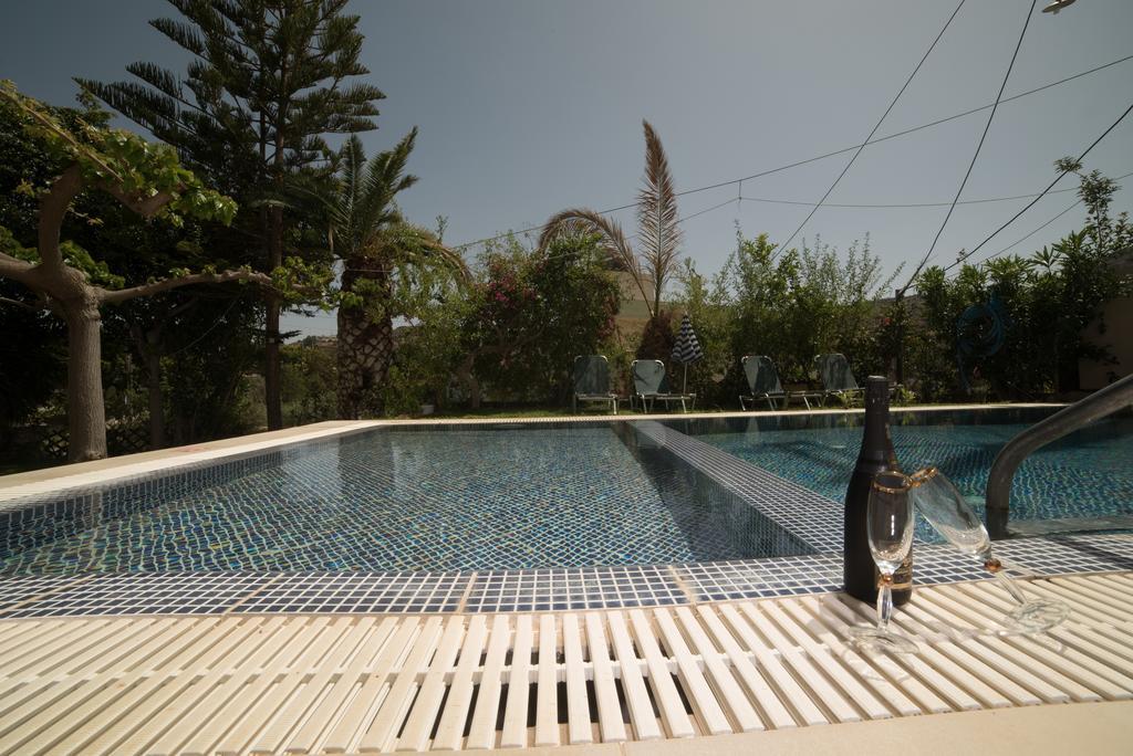 Bodikos Villas & Apartments Pitsidia Buitenkant foto