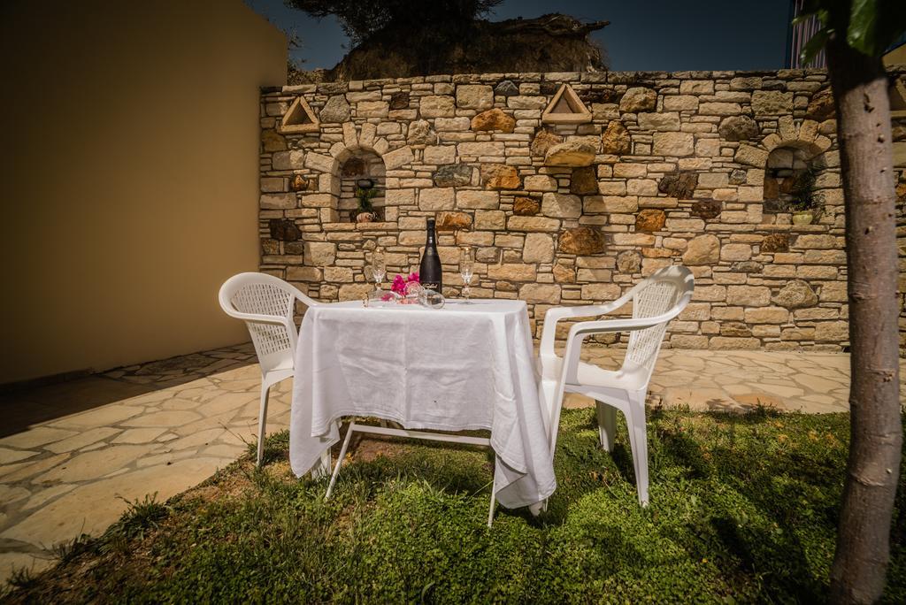 Bodikos Villas & Apartments Pitsidia Buitenkant foto